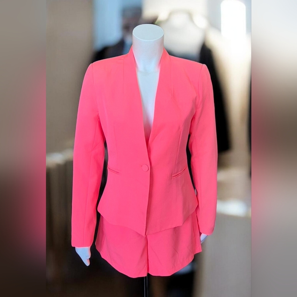 New Blazer Set and Shorts Pants - Picture 2 of 5